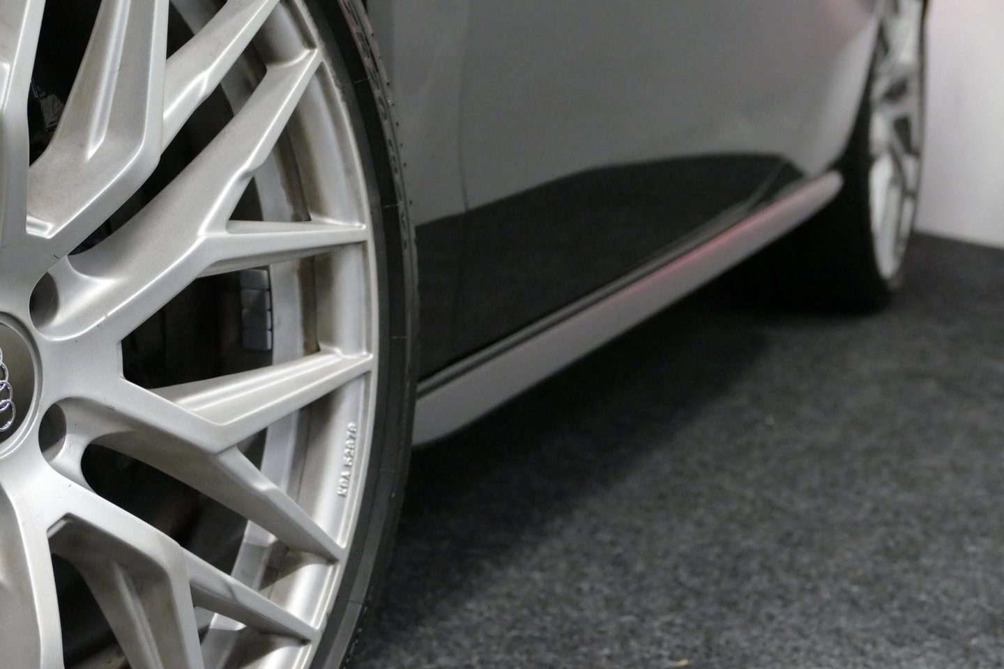 Audi S5 Cabriolet 3.0 TFSI quattro Pro Line / S Sportstoelen / Carbon interieur / Elektr. verstelbare voorstoelen (links met memory) / Bi-xenon verlichting / Magnetic Ride / Bang & Olufsen Sound System / Stoelverwarming / Luxe lederen bekleding / Navigatie / Clim