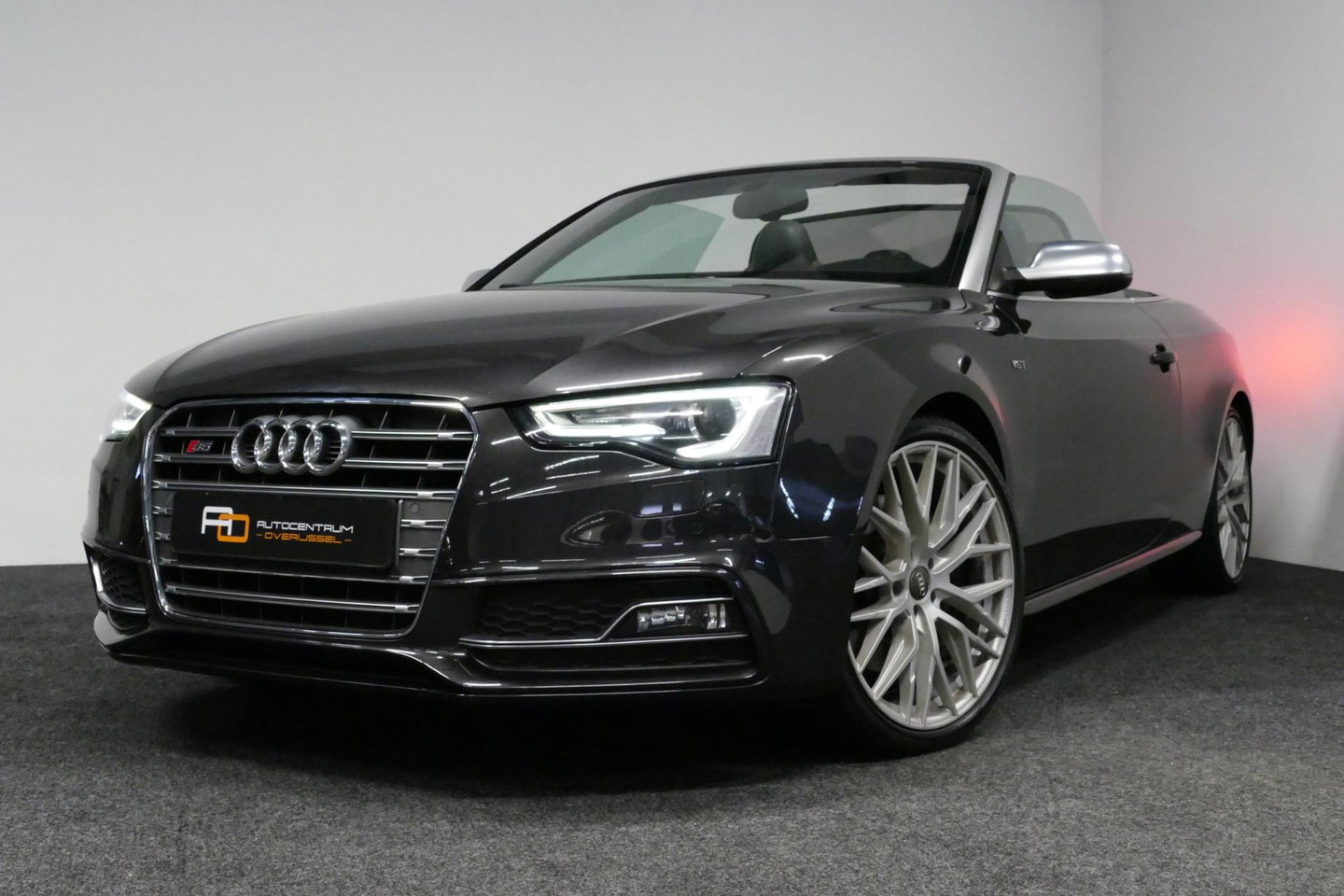Audi S5 Cabriolet 3.0 TFSI quattro Pro Line / S Sportstoelen / Carbon interieur / Elektr. verstelbare voorstoelen (links met memory) / Bi-xenon verlichting / Magnetic Ride / Bang & Olufsen Sound System / Stoelverwarming / Luxe lederen bekleding / Navigatie / Clim