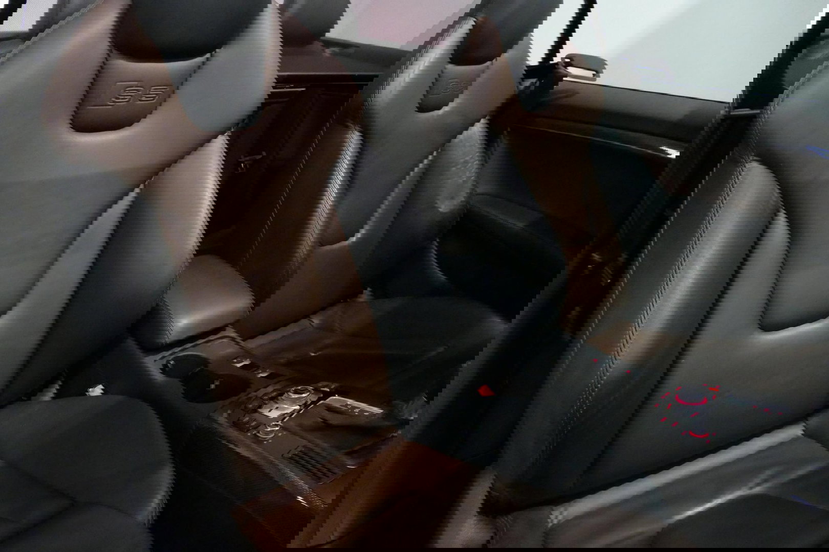 Audi S5 Cabriolet 3.0 TFSI quattro Pro Line / S Sportstoelen / Carbon interieur / Elektr. verstelbare voorstoelen (links met memory) / Bi-xenon verlichting / Magnetic Ride / Bang & Olufsen Sound System / Stoelverwarming / Luxe lederen bekleding / Navigatie / Clim