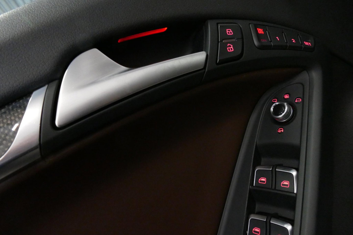 Audi S5 Cabriolet 3.0 TFSI quattro Pro Line / S Sportstoelen / Carbon interieur / Elektr. verstelbare voorstoelen (links met memory) / Bi-xenon verlichting / Magnetic Ride / Bang & Olufsen Sound System / Stoelverwarming / Luxe lederen bekleding / Navigatie / Clim