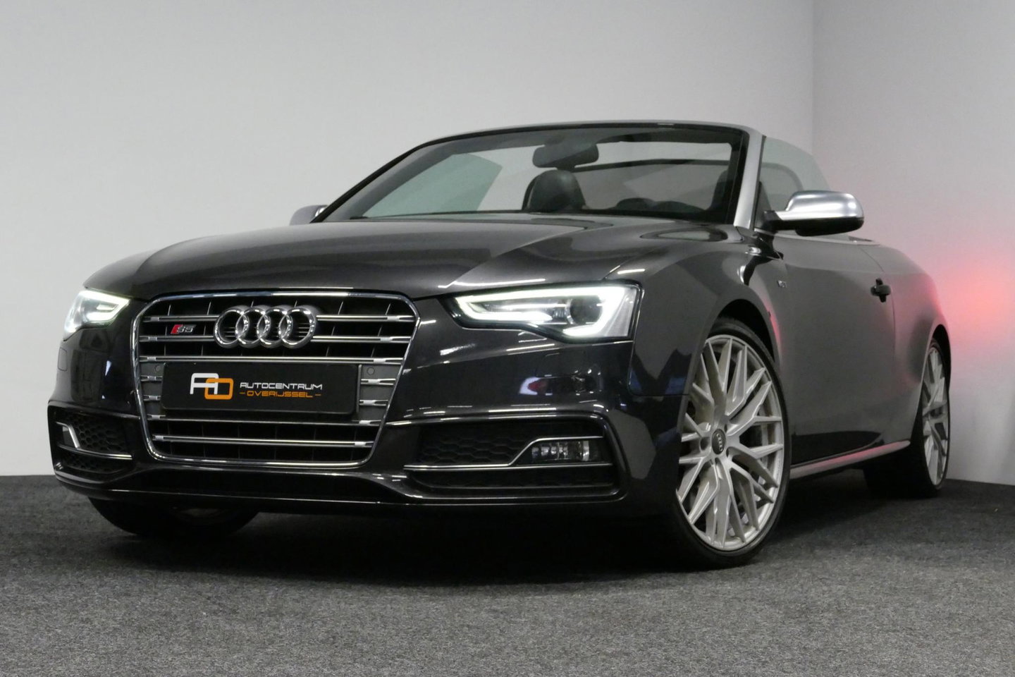 Audi S5 Cabriolet 3.0 TFSI quattro Pro Line / S Sportstoelen / Carbon interieur / Elektr. verstelbare voorstoelen (links met memory) / Bi-xenon verlichting / Magnetic Ride / Bang & Olufsen Sound System / Stoelverwarming / Luxe lederen bekleding / Navigatie / Clim