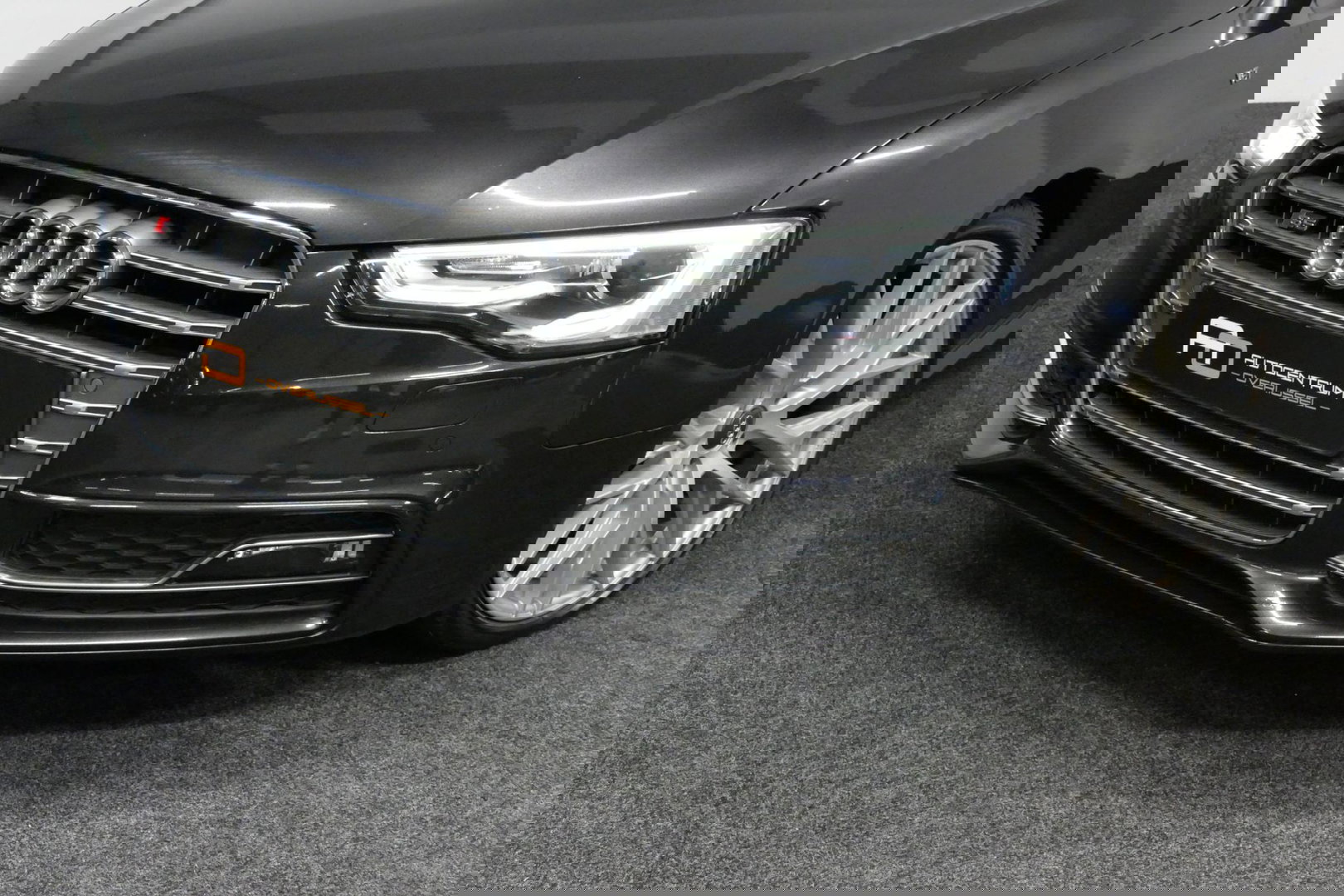 Audi S5 Cabriolet 3.0 TFSI quattro Pro Line / S Sportstoelen / Carbon interieur / Elektr. verstelbare voorstoelen (links met memory) / Bi-xenon verlichting / Magnetic Ride / Bang & Olufsen Sound System / Stoelverwarming / Luxe lederen bekleding / Navigatie / Clim