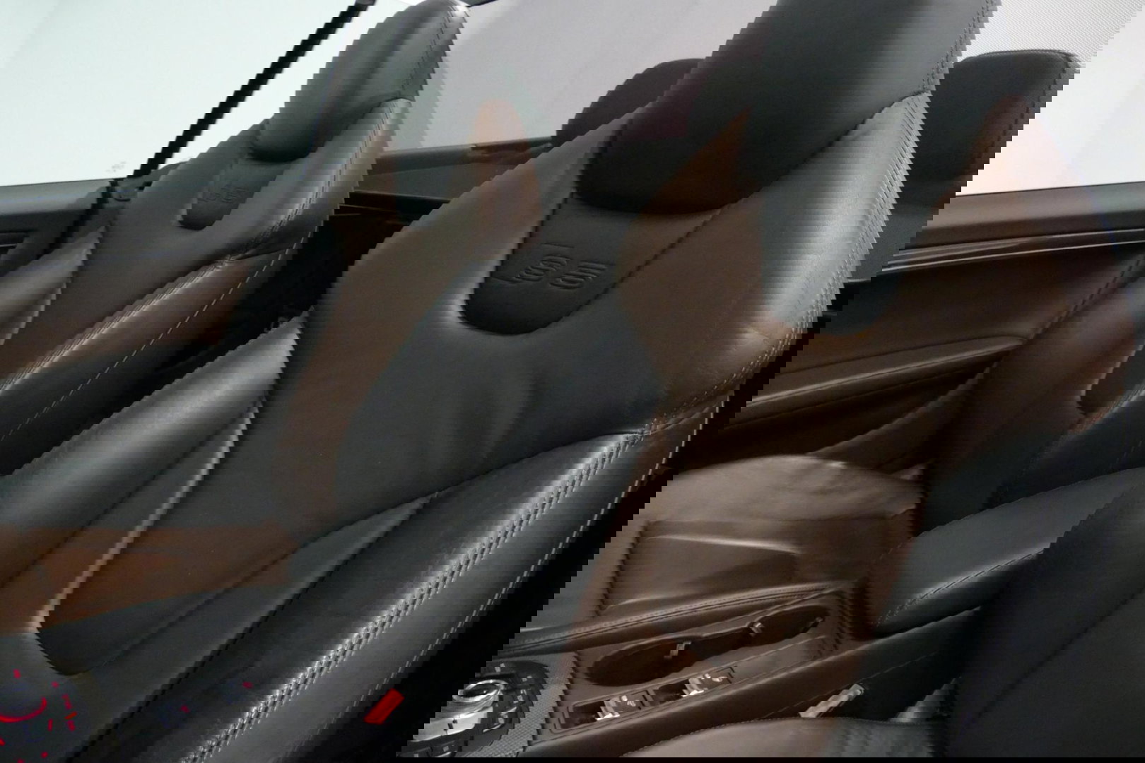 Audi S5 Cabriolet 3.0 TFSI quattro Pro Line / S Sportstoelen / Carbon interieur / Elektr. verstelbare voorstoelen (links met memory) / Bi-xenon verlichting / Magnetic Ride / Bang & Olufsen Sound System / Stoelverwarming / Luxe lederen bekleding / Navigatie / Clim