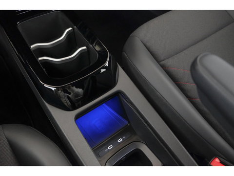 Volkswagen ID.5 GTX 300pk 77 kWh Sportstoelen *SOH 93%* Warmtepomp Trekhaak elektrisch NLauto 1e Eigenaar