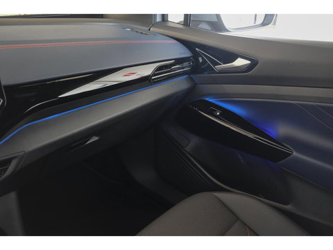 Volkswagen ID.5 GTX 300pk 77 kWh Sportstoelen *SOH 93%* Warmtepomp Trekhaak elektrisch NLauto 1e Eigenaar