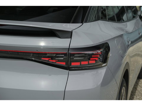 Volkswagen ID.5 GTX 300pk 77 kWh Sportstoelen *SOH 93%* Warmtepomp Trekhaak elektrisch NLauto 1e Eigenaar