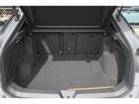 Volkswagen ID.5 GTX 300pk 77 kWh Sportstoelen *SOH 93%* Warmtepomp Trekhaak elektrisch NLauto 1e Eigenaar