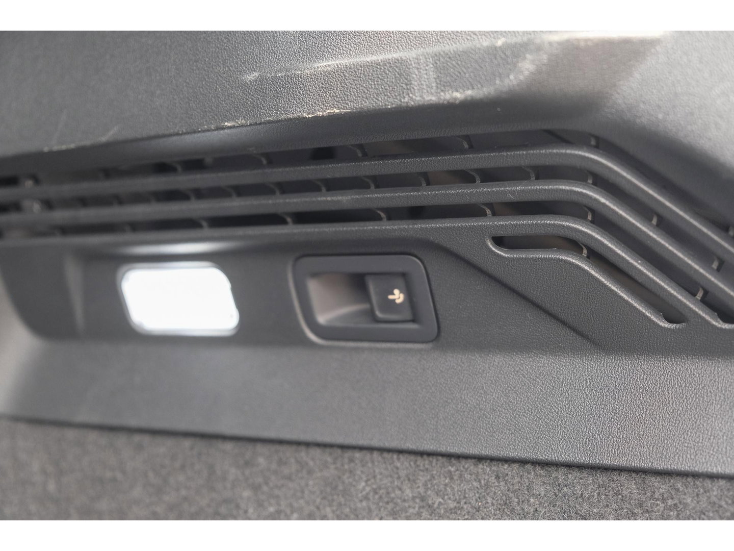 Volkswagen ID.5 GTX 300pk 77 kWh Sportstoelen *SOH 93%* Warmtepomp Trekhaak elektrisch NLauto 1e Eigenaar