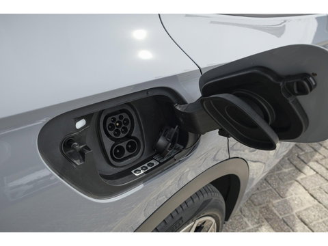 Volkswagen ID.5 GTX 300pk 77 kWh Sportstoelen *SOH 93%* Warmtepomp Trekhaak elektrisch NLauto 1e Eigenaar