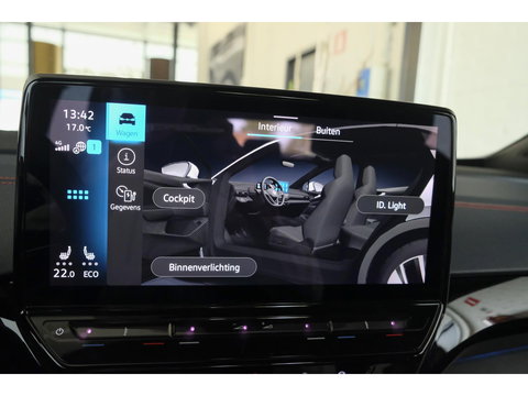 Volkswagen ID.5 GTX 300pk 77 kWh Sportstoelen *SOH 93%* Warmtepomp Trekhaak elektrisch NLauto 1e Eigenaar