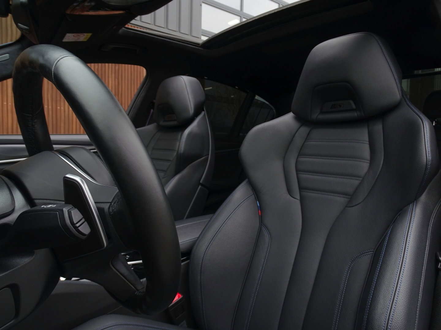 BMW 5 Serie 530e 292PK X-Drive M-Sport / Softclose / Individual / 360° / M-S