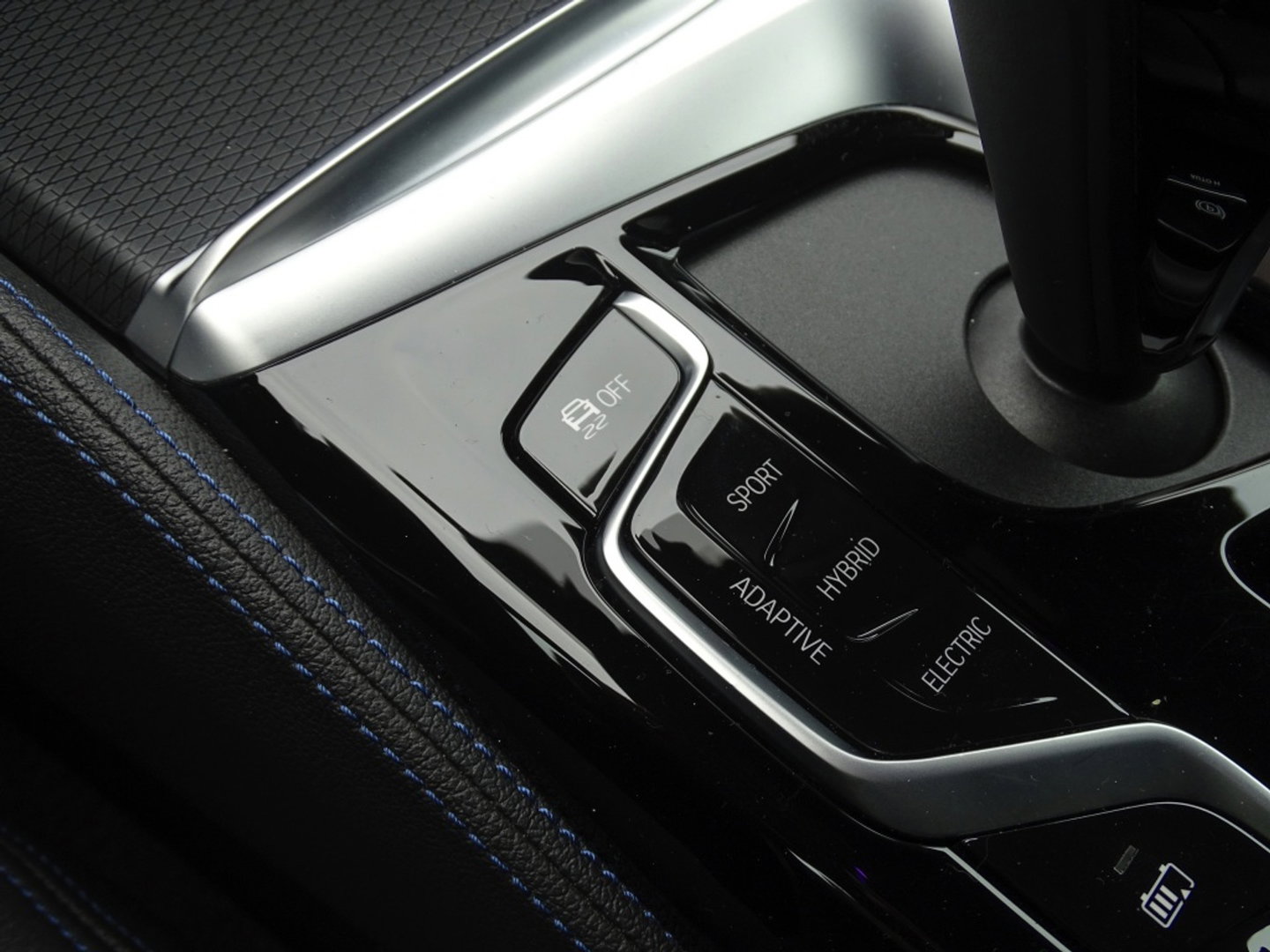 BMW 5 Serie 530e 292PK X-Drive M-Sport / Softclose / Individual / 360° / M-S