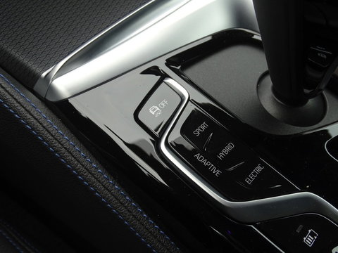 BMW 5 Serie 530e 292PK X-Drive M-Sport / Softclose / Individual / 360° / M-S