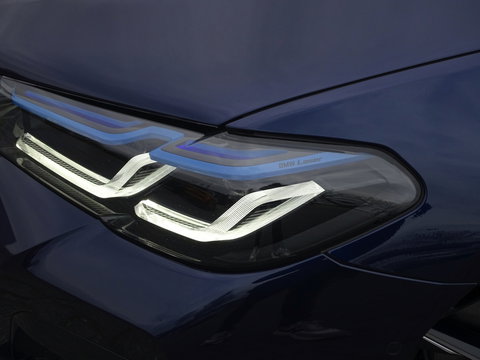 BMW 5 Serie 530e 292PK X-Drive M-Sport / Softclose / Individual / 360° / M-S