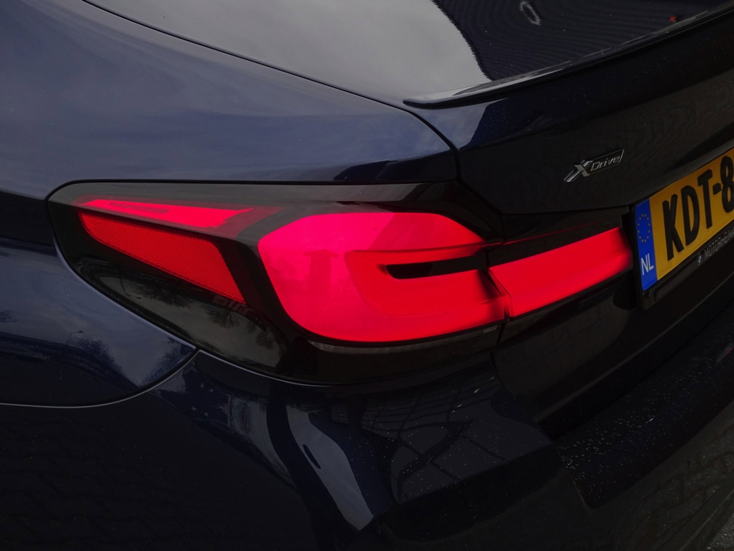 BMW 5 Serie 530e 292PK X-Drive M-Sport / Softclose / Individual / 360° / M-S