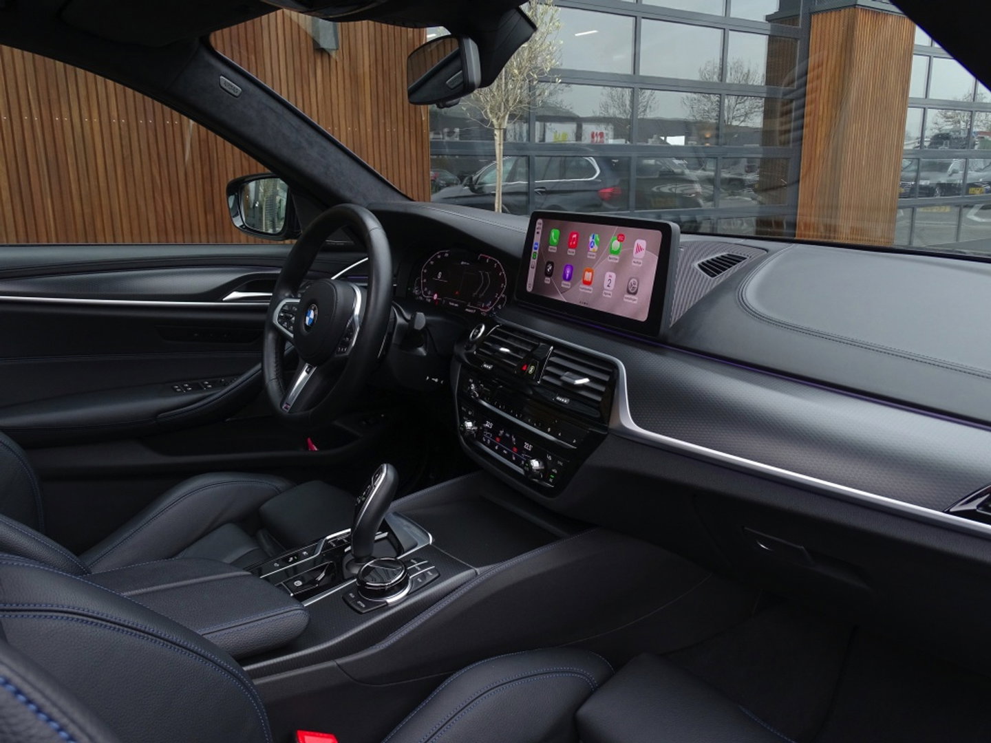 BMW 5 Serie 530e 292PK X-Drive M-Sport / Softclose / Individual / 360° / M-S