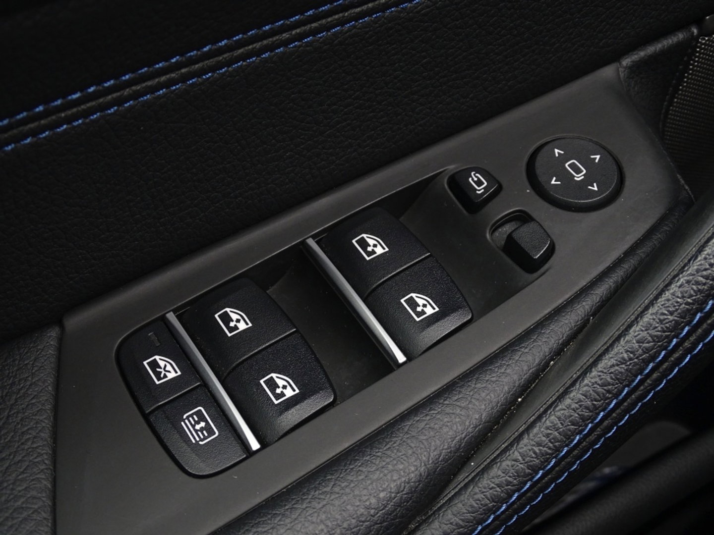 BMW 5 Serie 530e 292PK X-Drive M-Sport / Softclose / Individual / 360° / M-S