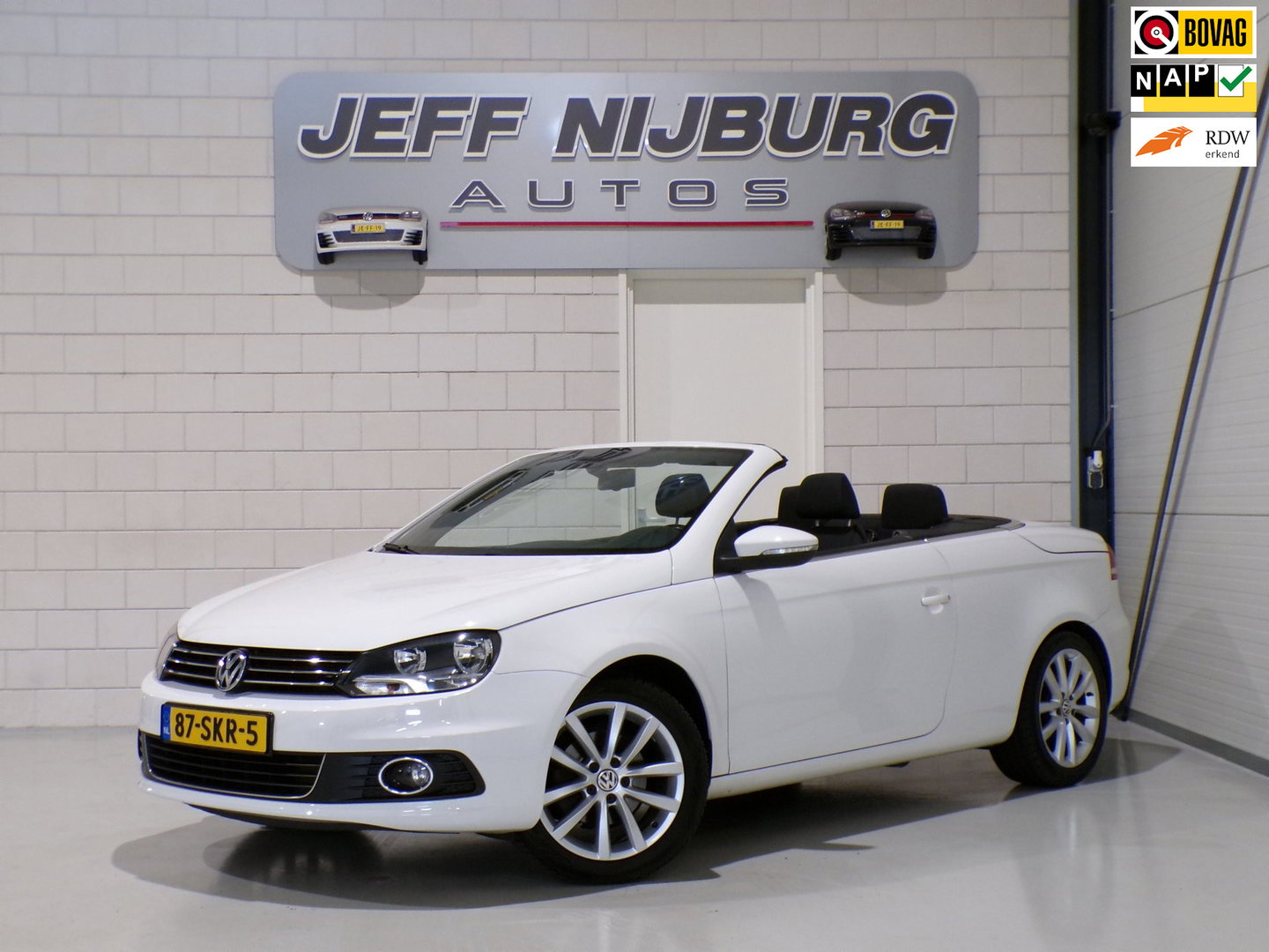 Volkswagen Eos 1.4 TSI Highline 122PK "Origineel NL!" Navigatie Bluetooth Garantie Parkeersensoren Panoramadak Multi-stuur