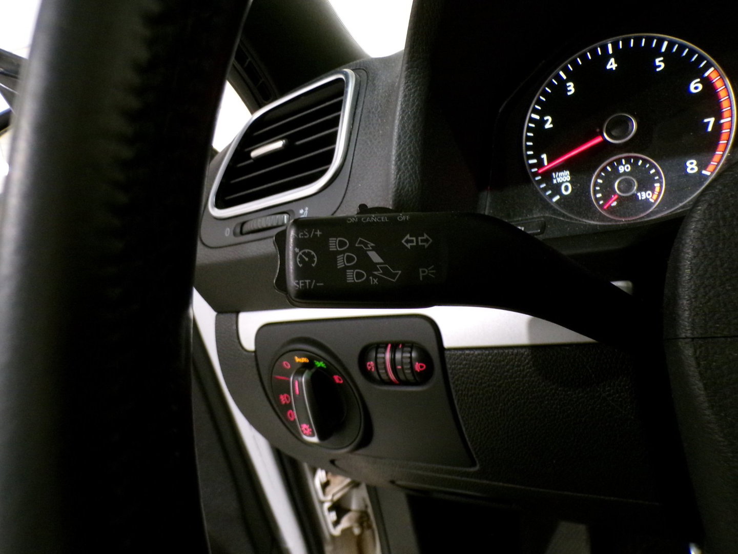 Volkswagen Eos 1.4 TSI Highline 122PK "Origineel NL!" Navigatie Bluetooth Garantie Parkeersensoren Panoramadak Multi-stuur