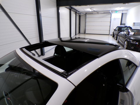 Volkswagen Eos 1.4 TSI Highline 122PK "Origineel NL!" Navigatie Bluetooth Garantie Parkeersensoren Panoramadak Multi-stuur