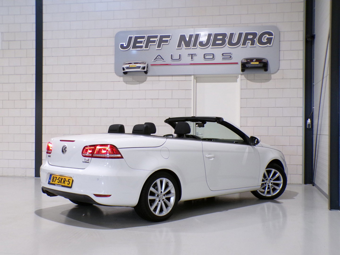 Volkswagen Eos 1.4 TSI Highline 122PK "Origineel NL!" Navigatie Bluetooth Garantie Parkeersensoren Panoramadak Multi-stuur