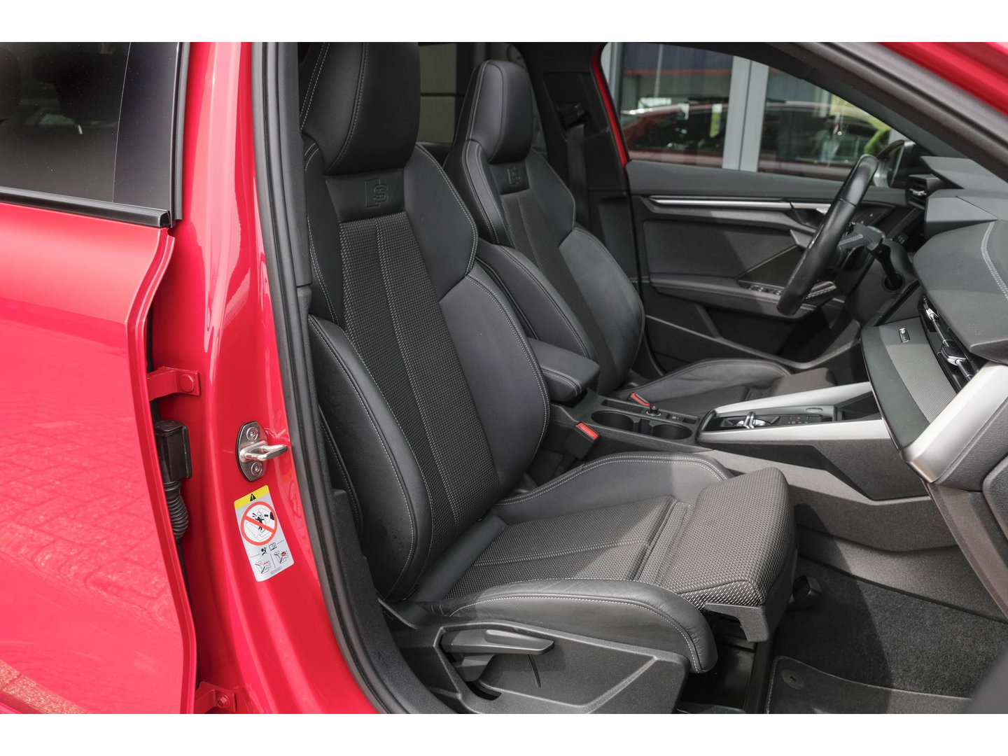 Audi A3 Sportback 35 TFSI 150pk S-Line Edition one Panoramadak B&O Sfeerverlichting Matrix led