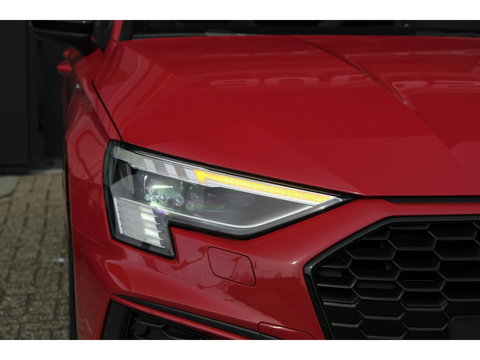 Audi A3 Sportback 35 TFSI 150pk S-Line Edition one Panoramadak B&O Sfeerverlichting Matrix led