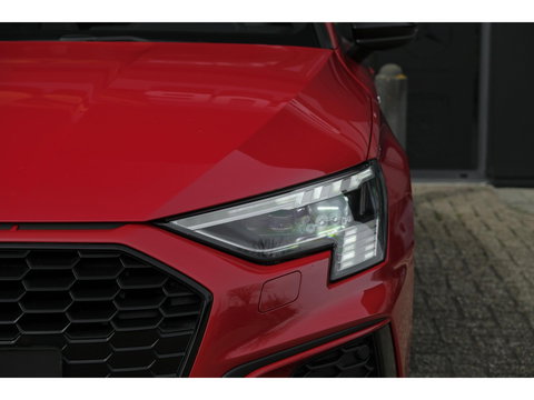 Audi A3 Sportback 35 TFSI 150pk S-Line Edition one Panoramadak B&O Sfeerverlichting Matrix led