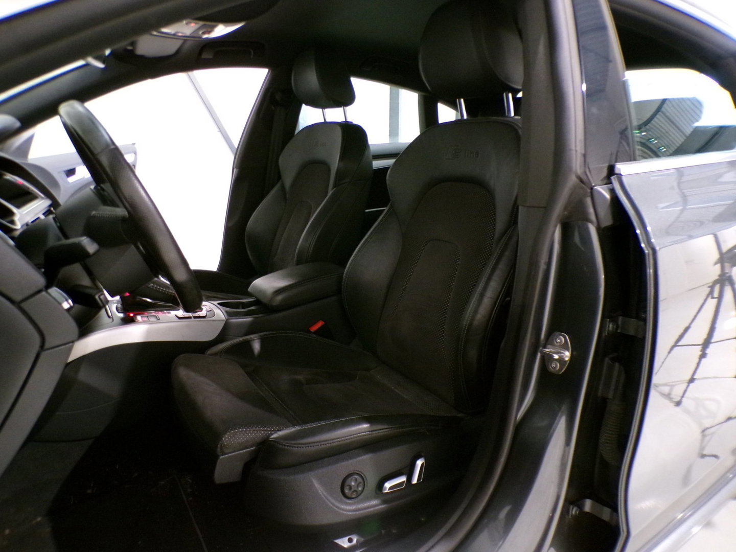 Audi A5 Sportback 2.0 TFSI Quattro 2X S-Line "Origineel NL!" Automaat! Xenon-LED Leer 19"Velgen Navigatie Bluetooth Parkeersenoren