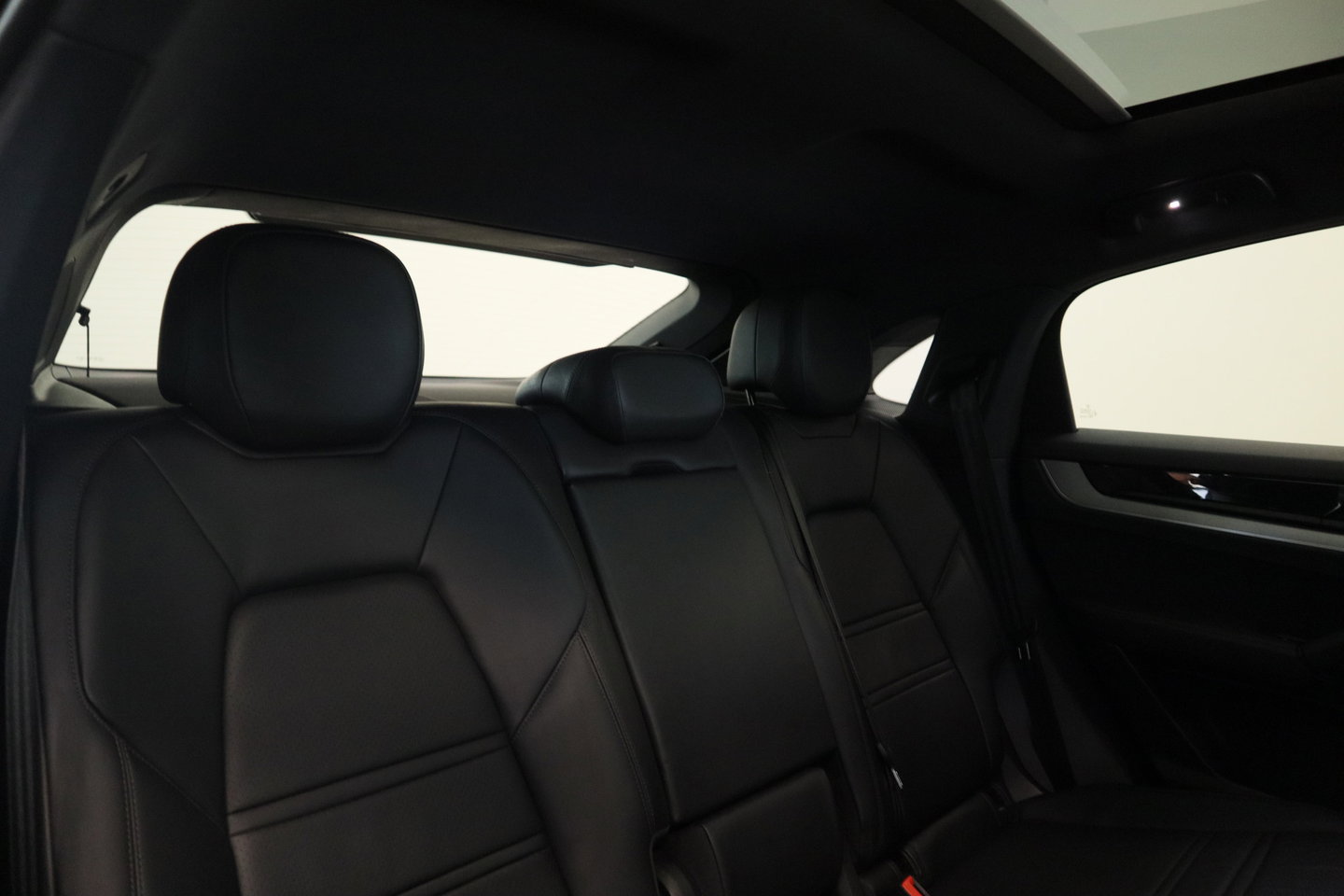 Porsche Cayenne Coupé 3.0 E-Hybrid Sport Chrono Keless Go Memory 24 Maanden garantie* (Vraag naar de voorwaarden)