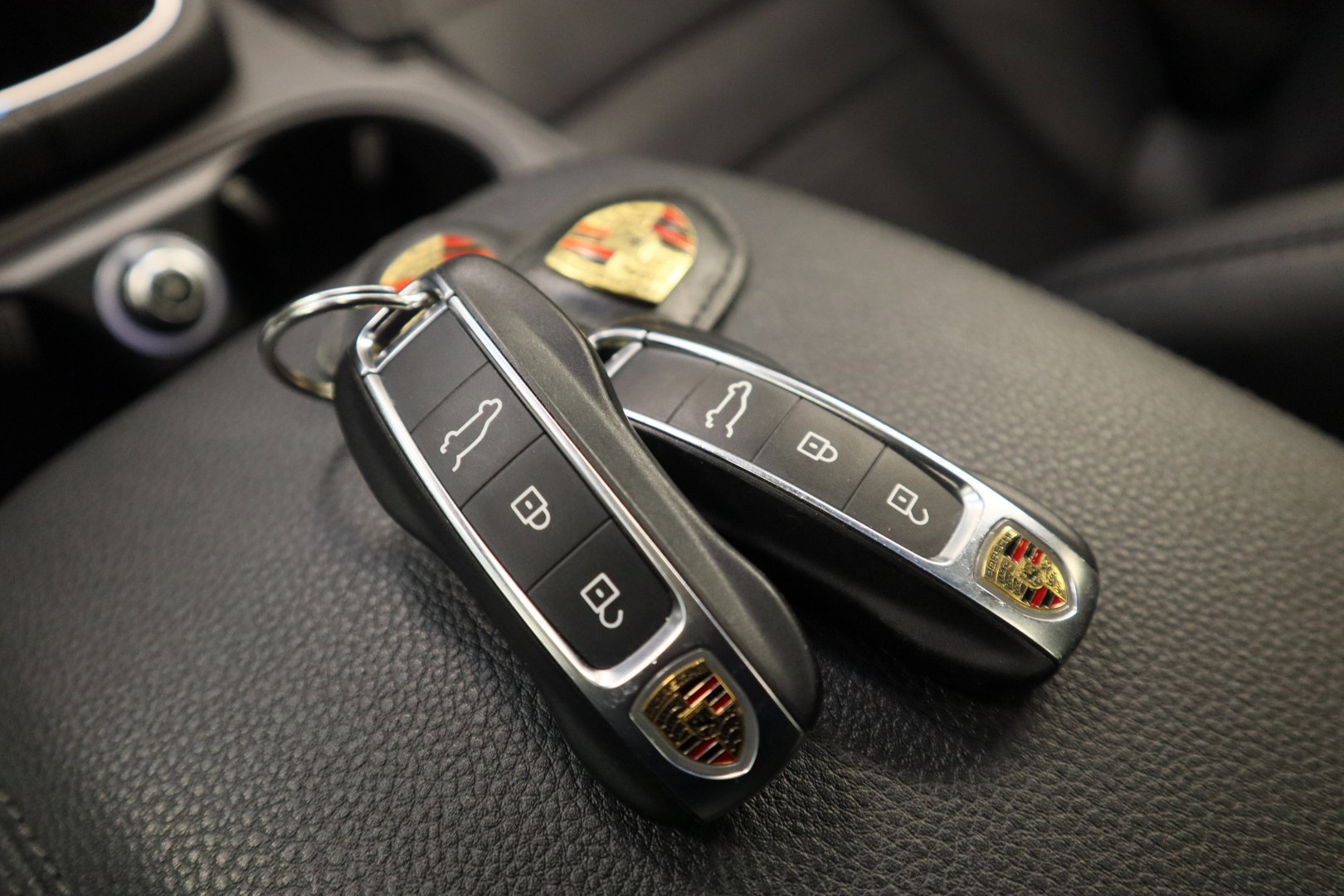 Porsche Cayenne Coupé 3.0 E-Hybrid Sport Chrono Keless Go Memory 24 Maanden garantie* (Vraag naar de voorwaarden)