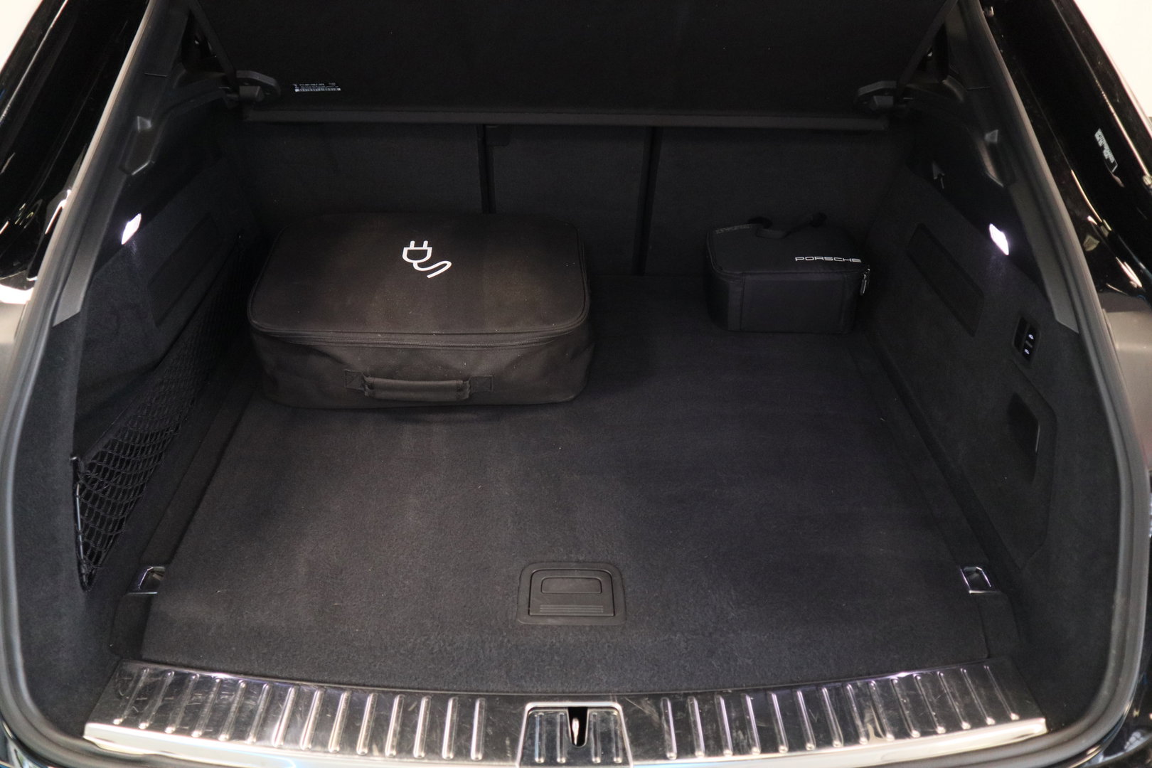 Porsche Cayenne Coupé 3.0 E-Hybrid Sport Chrono Keless Go Memory 24 Maanden garantie* (Vraag naar de voorwaarden)