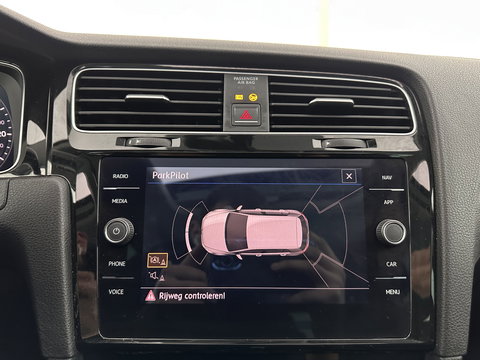 Volkswagen Golf 1.6 TDI Highline Business R-Line Aut. *PANO | ADAPTIVE-CRUISE | DIGI-COCKPIT | HEATED-SPORTSEATS | PRIVACY-GLASS | NAVI-FULLMAP | ECC | PDC | 18''ALU*