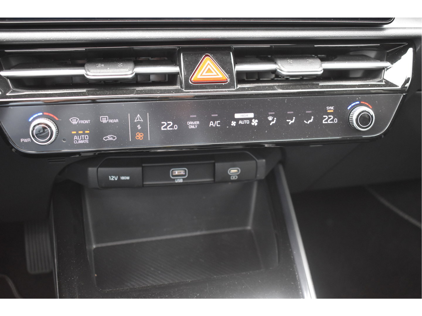 Kia Niro 1.6 GDi Hybrid DynamicPlusLine,ORGINEEL NEDERLANDSE AUTO | LEDER | SCHUIF/KANTELDAK| NATIONALE AUTOPAS | BOEKJES