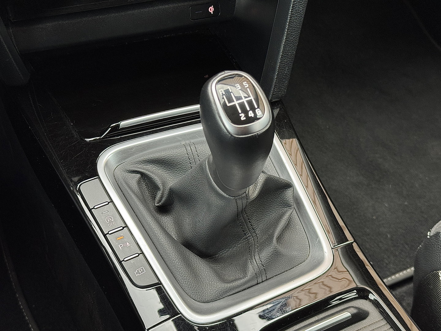 Kia Ceed Sportswagon 1.0 T-GDi ExecutiveLine | Panoramadak | Memorystoel | JBL | Stoel en Stuurverwarming | Keyless | Achteruitrijcamera | Apple Carplay | Android Auto | Parkeersensoren