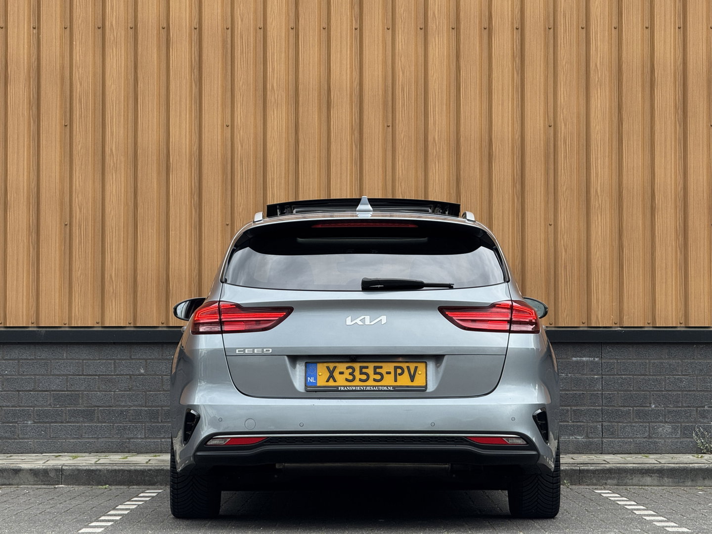Kia Ceed Sportswagon 1.0 T-GDi ExecutiveLine | Panoramadak | Memorystoel | JBL | Stoel en Stuurverwarming | Keyless | Achteruitrijcamera | Apple Carplay | Android Auto | Parkeersensoren