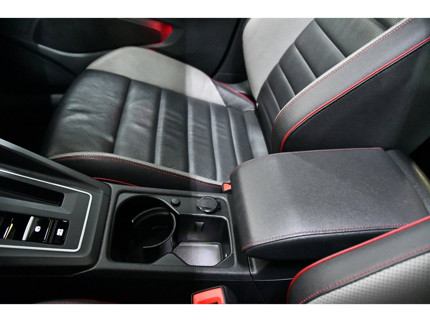 Volkswagen Golf 2.0 TSI GTI Pano*keyless*leer*stoelverk