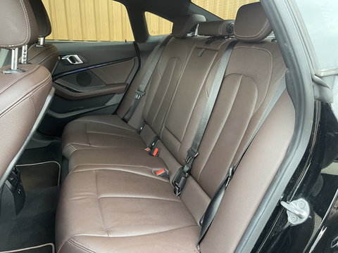 BMW 2 Serie Gran Coupé 218i Business Edition Plus | BTW | Apple Carplay | DAB+ | Leder | Navigatie | Parkeersensoren | Stoelverwarming |