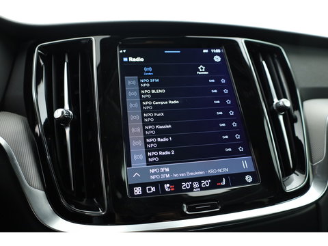 Volvo V60 T6 Recharge Plus Dark | Long Range | Pilot Assist | Trekhaak | Stoel + stuurver. | 19'' | H&K Audio |