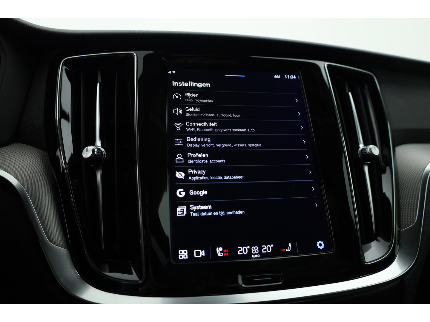 Volvo V60 T6 Recharge Plus Dark | Long Range | Pilot Assist | Trekhaak | Stoel + stuurver. | 19'' | H&K Audio |