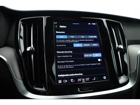 Volvo V60 T6 Recharge Plus Dark | Long Range | Pilot Assist | Trekhaak | Stoel + stuurver. | 19'' | H&K Audio |