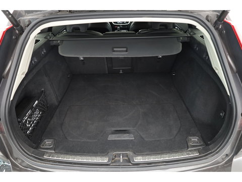 Volvo V60 T6 Recharge Plus Dark | Long Range | Pilot Assist | Trekhaak | Stoel + stuurver. | 19'' | H&K Audio |