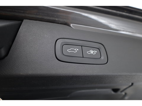 Volvo V60 T6 Recharge Plus Dark | Long Range | Pilot Assist | Trekhaak | Stoel + stuurver. | 19'' | H&K Audio |