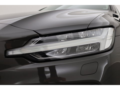 Volvo V60 T6 Recharge Plus Dark | Long Range | Pilot Assist | Trekhaak | Stoel + stuurver. | 19'' | H&K Audio |