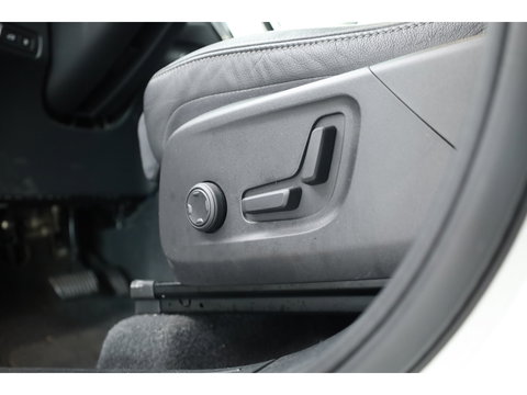 Volvo XC40 1.5 T5 Recharge Inscription | Pano-dak | 360 camera | Trekhaak | H&K audio | ACC+Blis | Stoel + stuurverwarming |