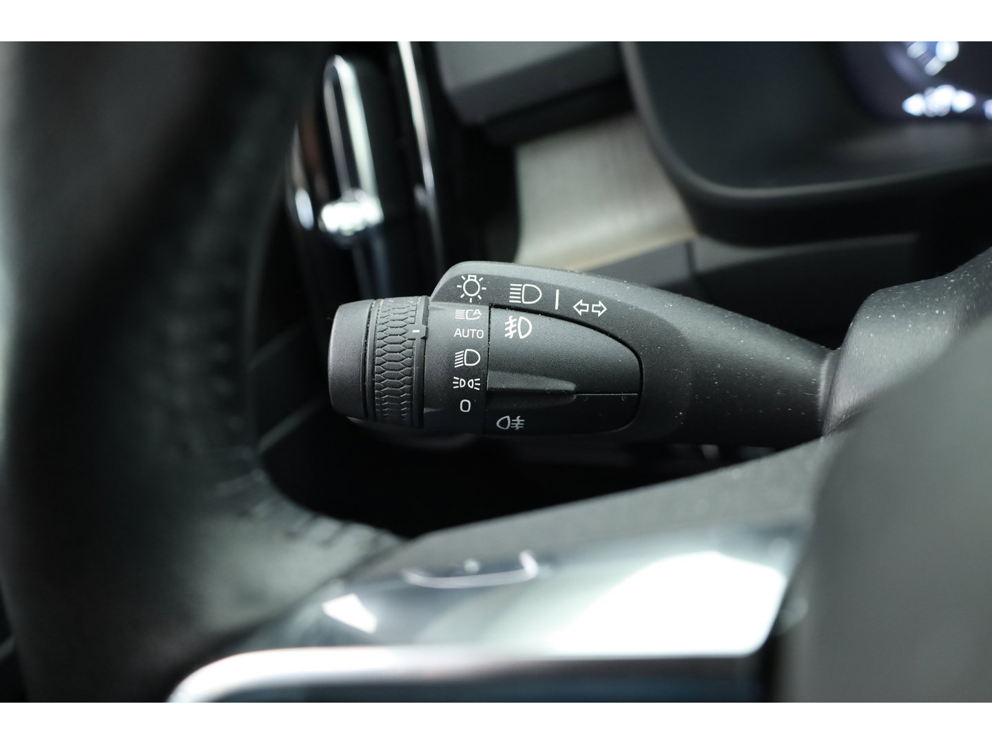 Volvo XC40 1.5 T5 Recharge Inscription | Pano-dak | 360 camera | Trekhaak | H&K audio | ACC+Blis | Stoel + stuurverwarming |