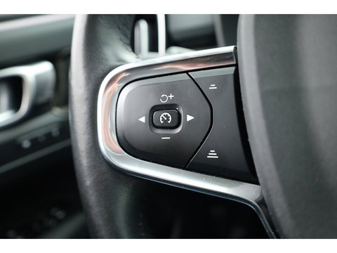 Volvo XC40 1.5 T5 Recharge Inscription | Pano-dak | 360 camera | Trekhaak | H&K audio | ACC+Blis | Stoel + stuurverwarming |