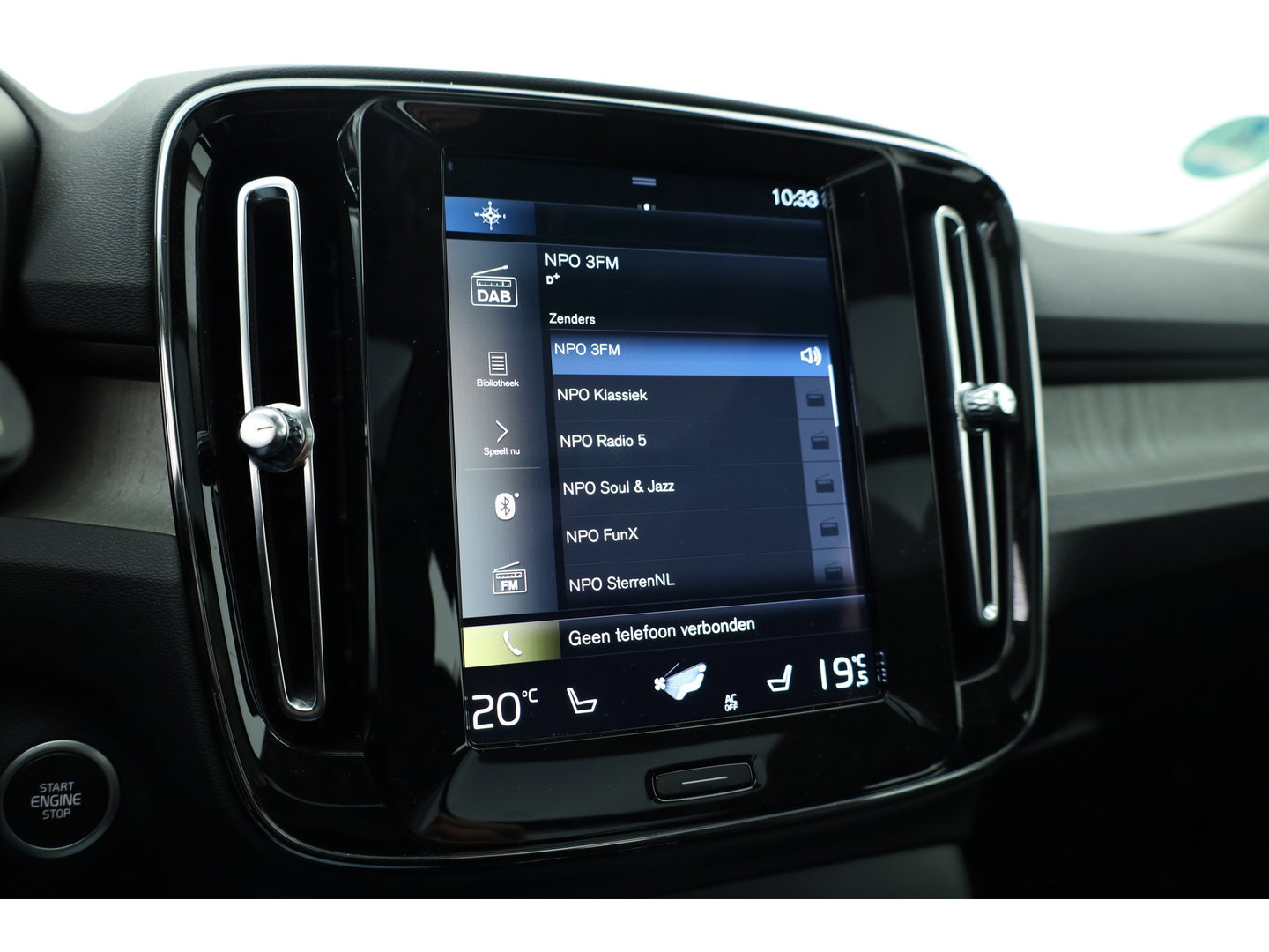 Volvo XC40 1.5 T5 Recharge Inscription | Pano-dak | 360 camera | Trekhaak | H&K audio | ACC+Blis | Stoel + stuurverwarming |