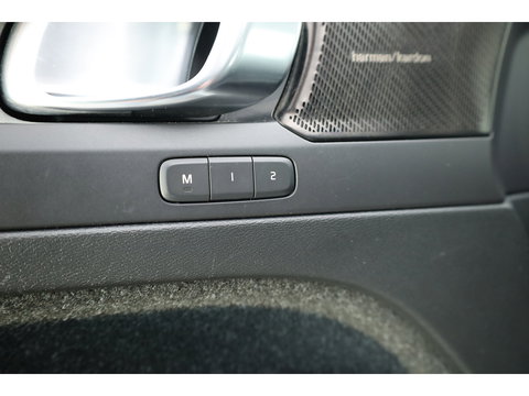 Volvo XC40 1.5 T5 Recharge Inscription | Pano-dak | 360 camera | Trekhaak | H&K audio | ACC+Blis | Stoel + stuurverwarming |