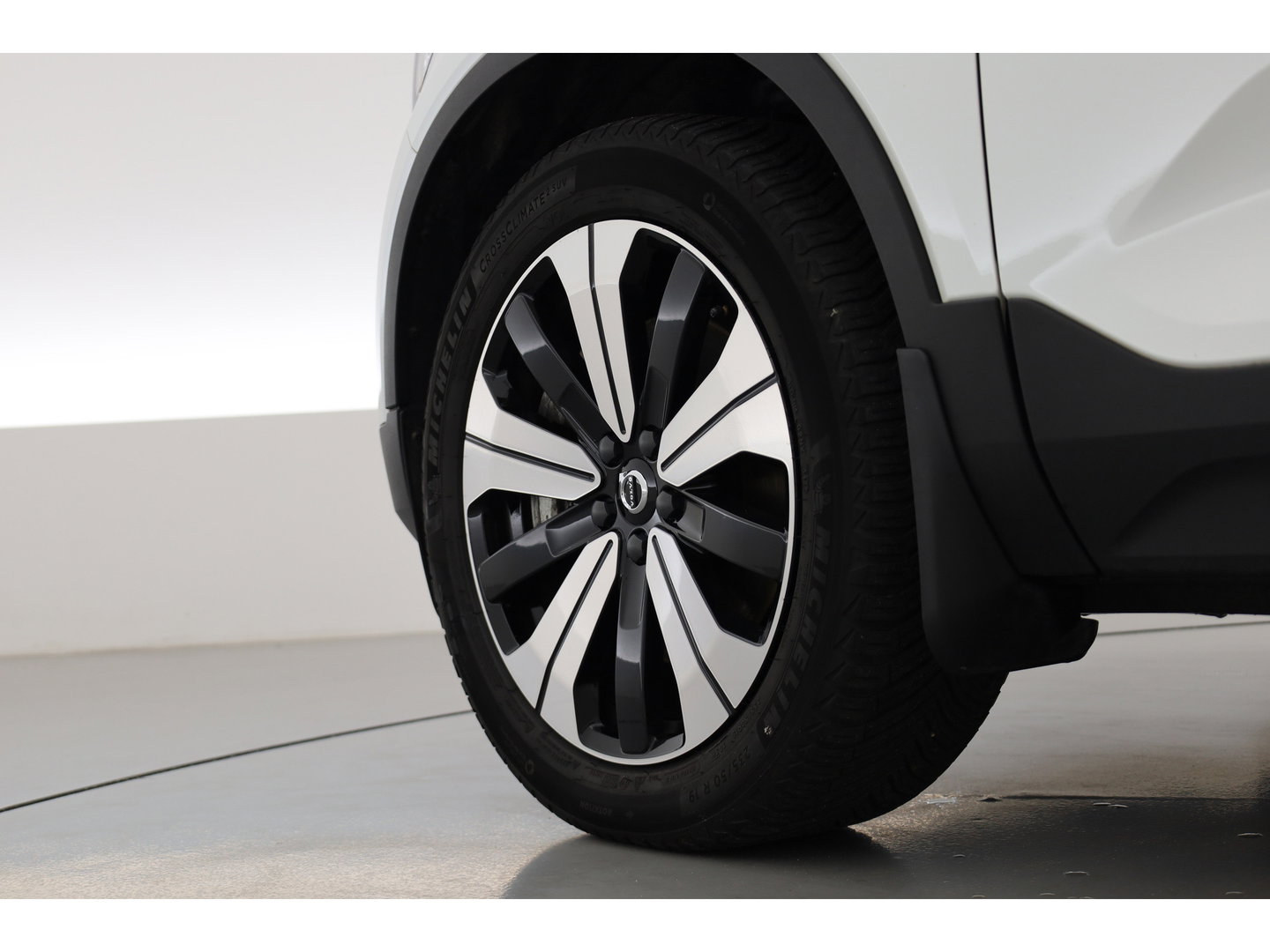 Volvo XC40 1.5 T5 Recharge Inscription | Pano-dak | 360 camera | Trekhaak | H&K audio | ACC+Blis | Stoel + stuurverwarming |